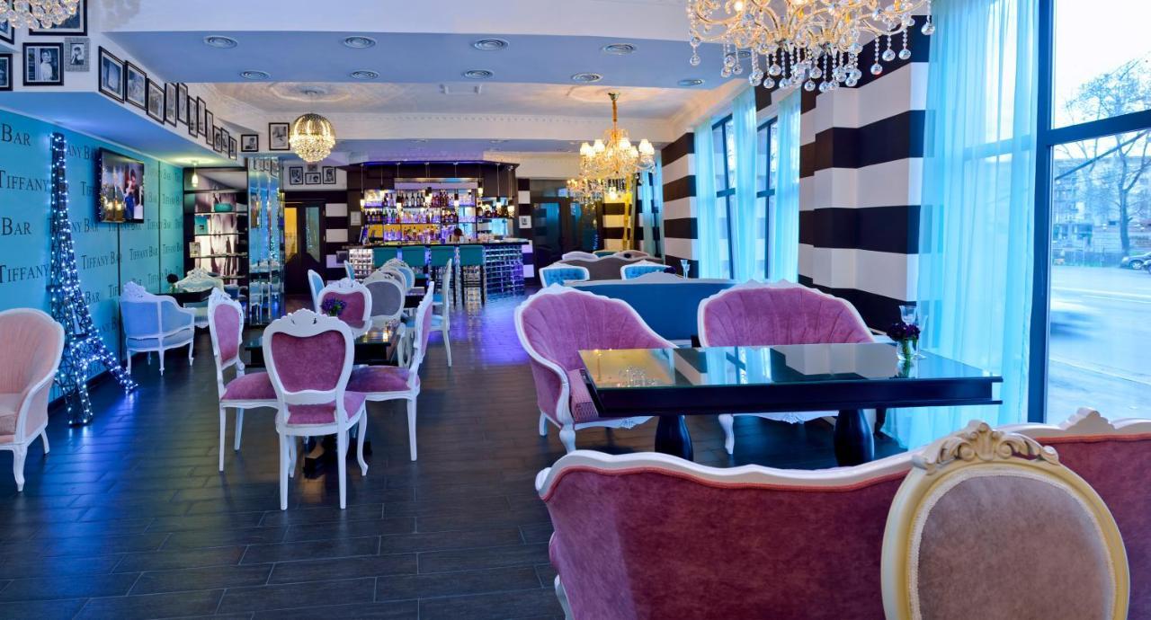 River Side Hotel Tiflis Exterior foto Restaurant
