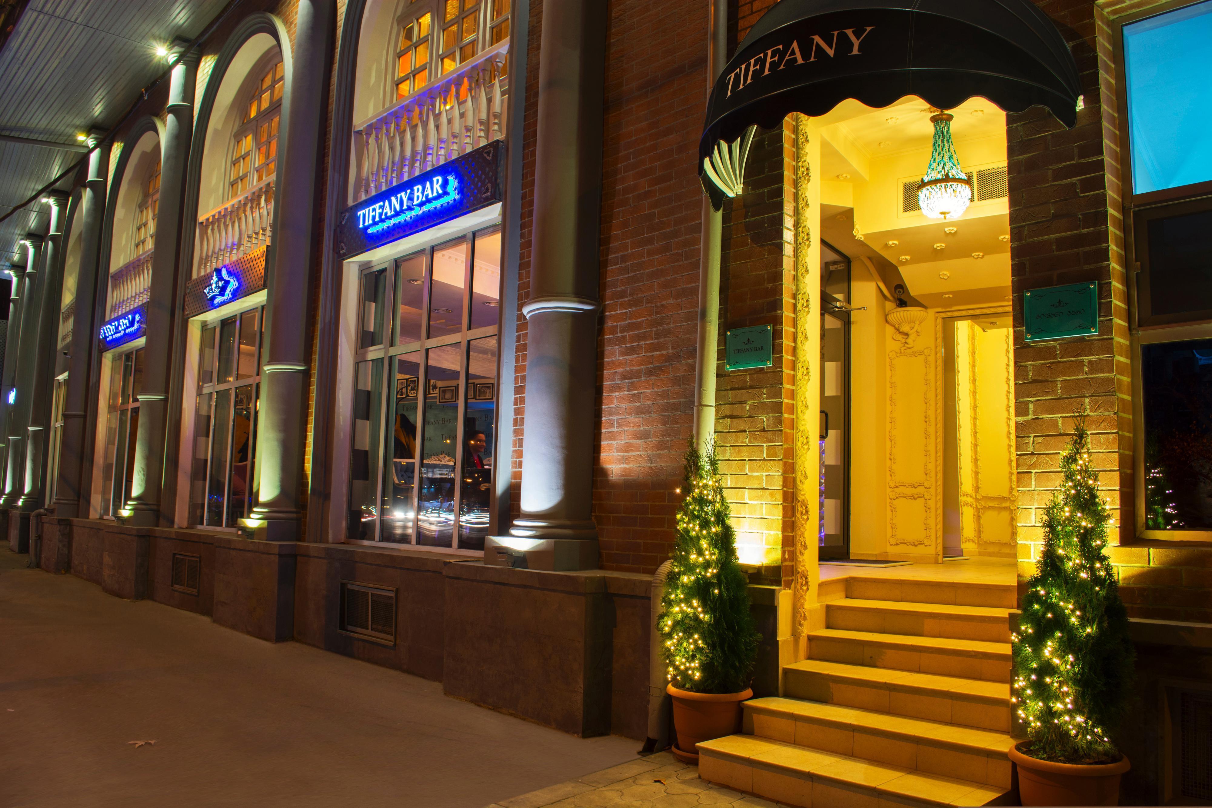 River Side Hotel Tiflis Exterior foto Tiffany's entrance on 7th Avenue