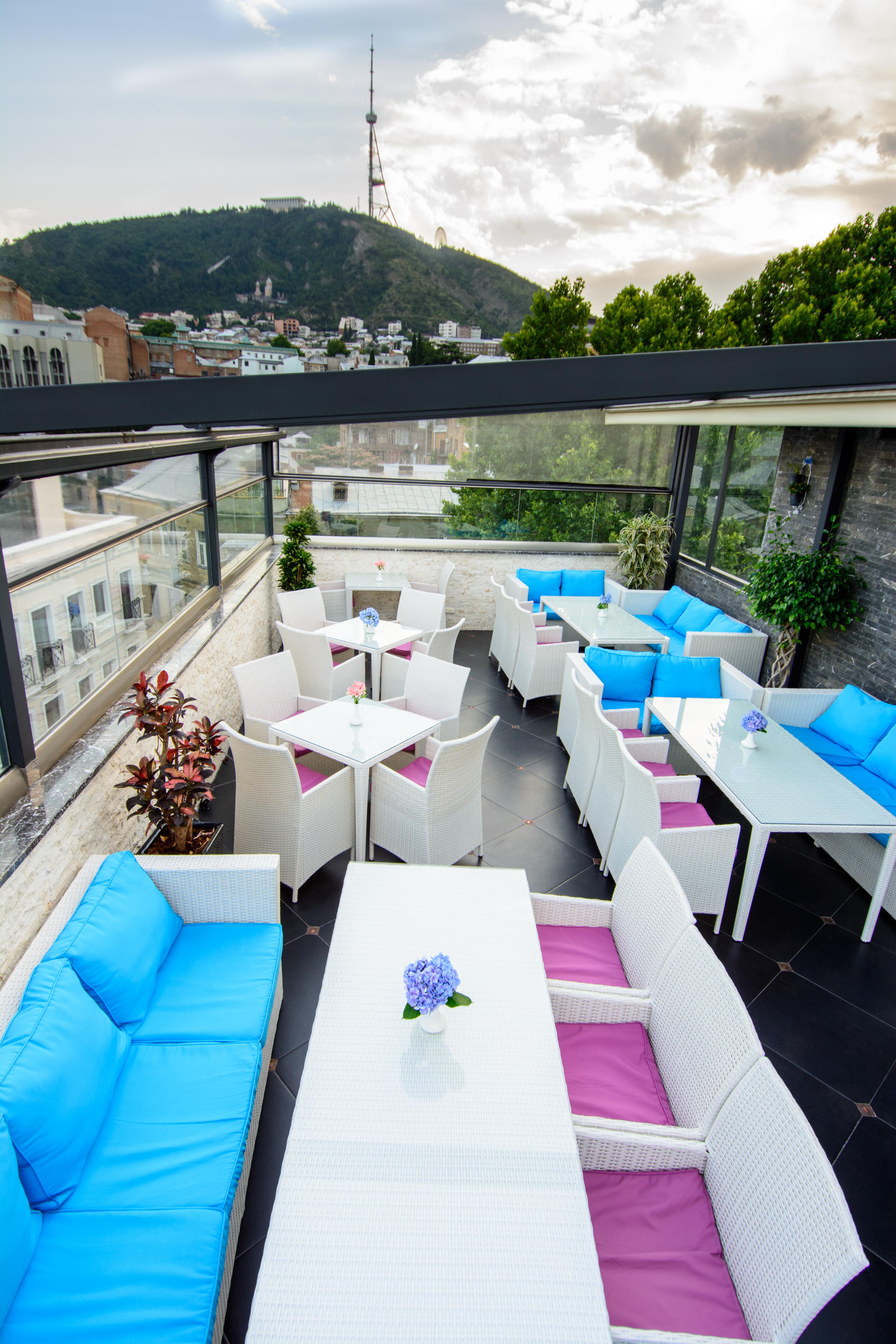 River Side Hotel Tiflis Exterior foto The Sky Bar