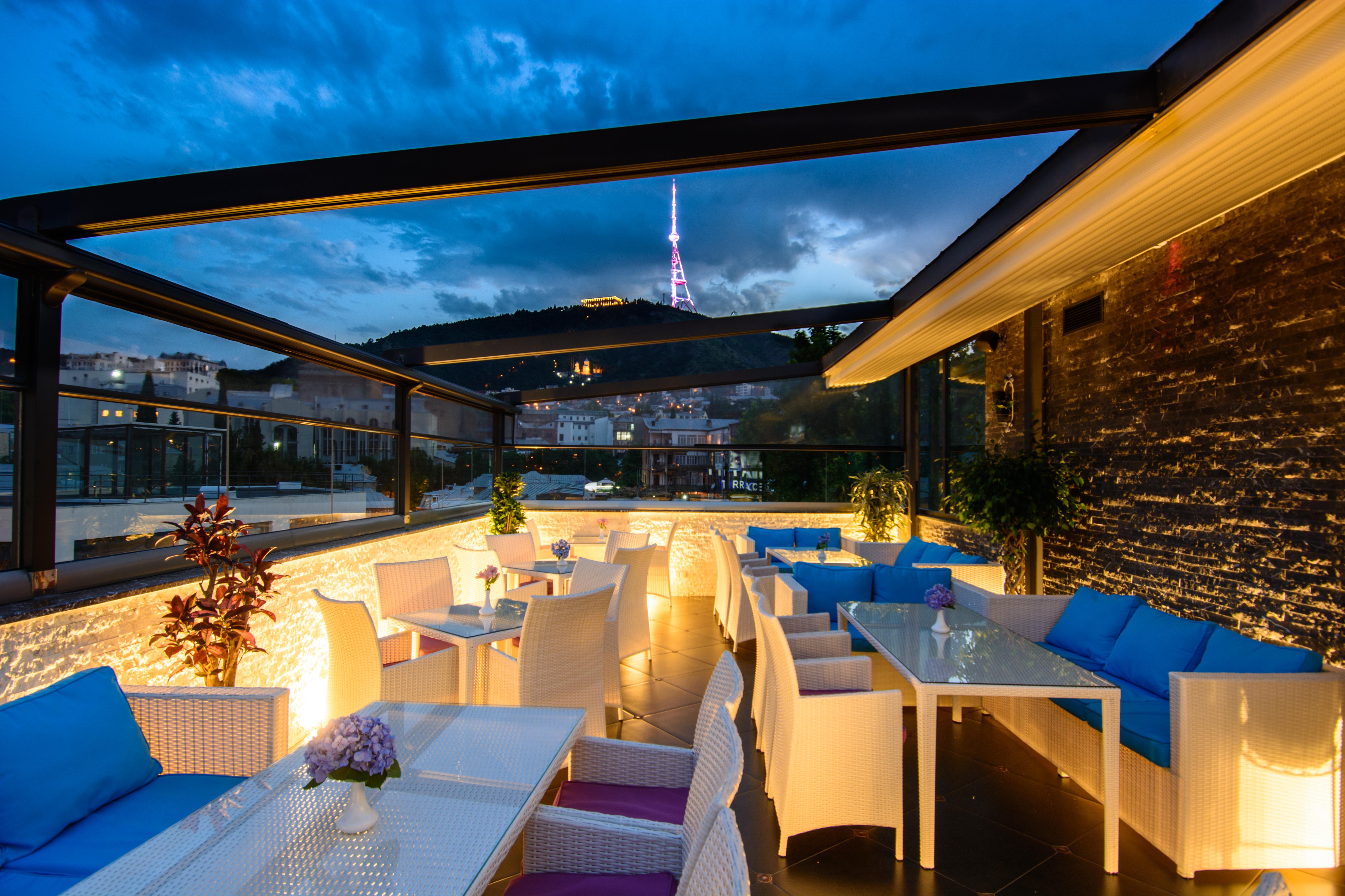 River Side Hotel Tiflis Exterior foto The Sky Bar