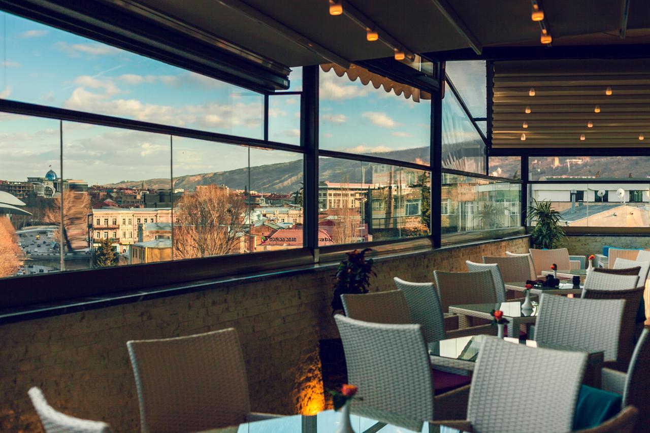River Side Hotel Tiflis Exterior foto Sky Bar
